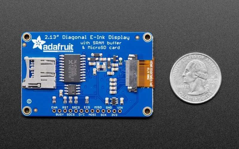 découvrez l'écran e-paper tri-couleurs adafruit de 2,13 pouces, idéal pour des projets créatifs et des applications d'affichage à faible consommation d'énergie. profitez d'une technologie d'écran innovante offrant des couleurs vives et une excellente lisibilité sous différentes conditions d'éclairage.