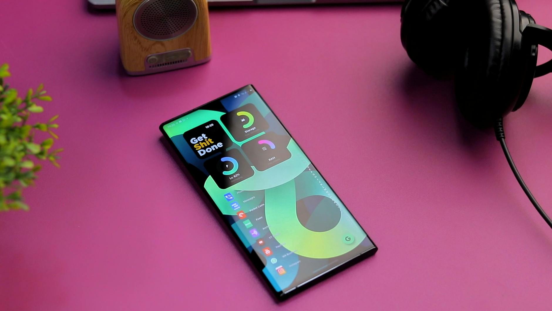 Le concept de téléphone inkPhone duo : un appareil aux deux écrans, OLED et e-Paper