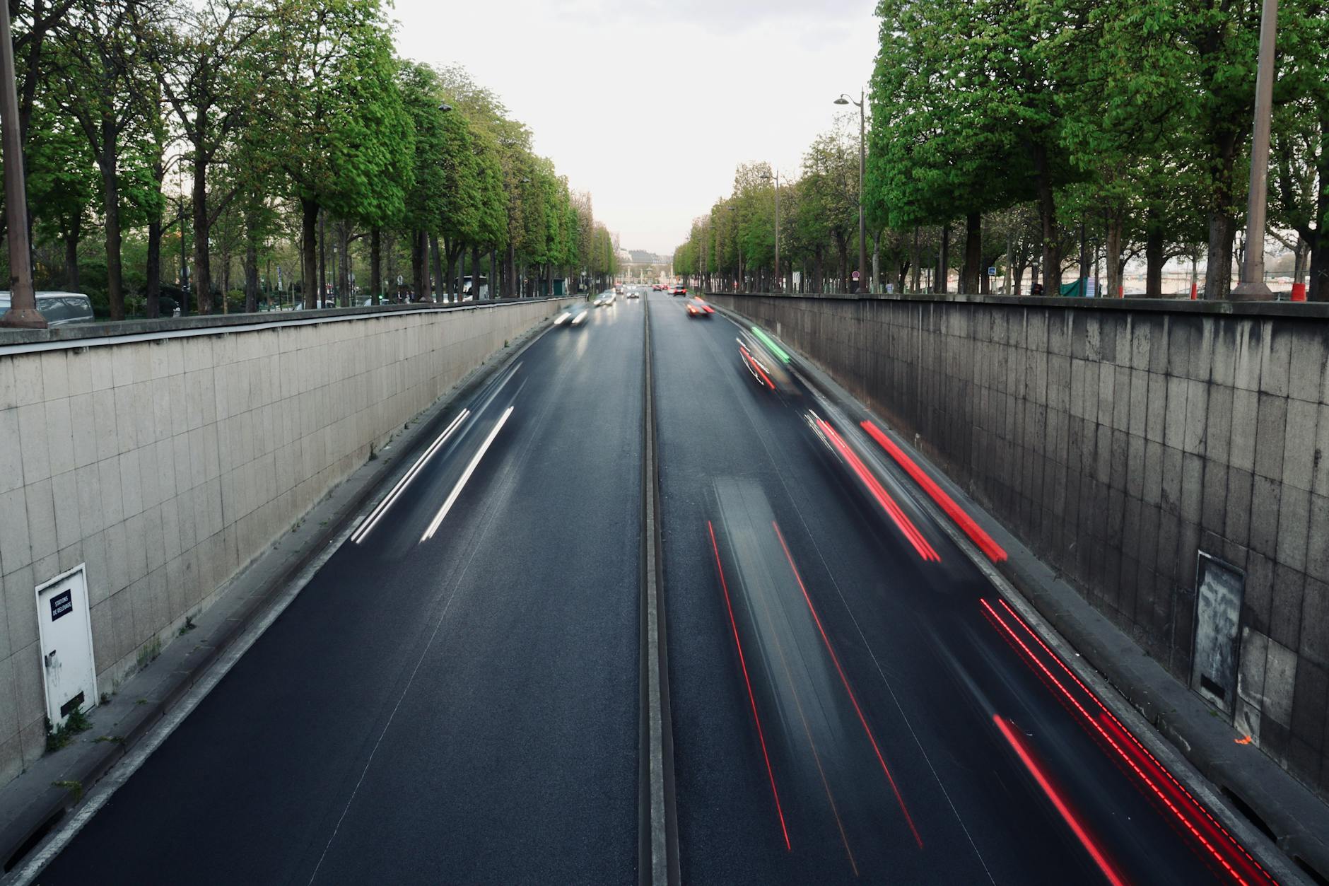 découvrez les tendances et innovations du transport routier en 2025 : de l'impact des technologies de véhicule autonome à la durabilité des pratiques logistiques. restez informé des évolutions qui redéfinissent le secteur.