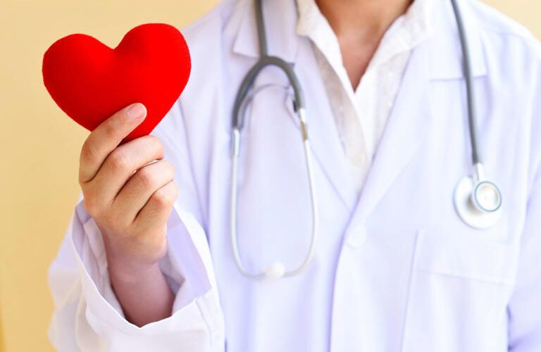 découvrez la réalité alarmante de la pénurie de cardiologistes aux états-unis, ses causes, son impact sur le système de santé et les solutions envisageables pour y remédier.