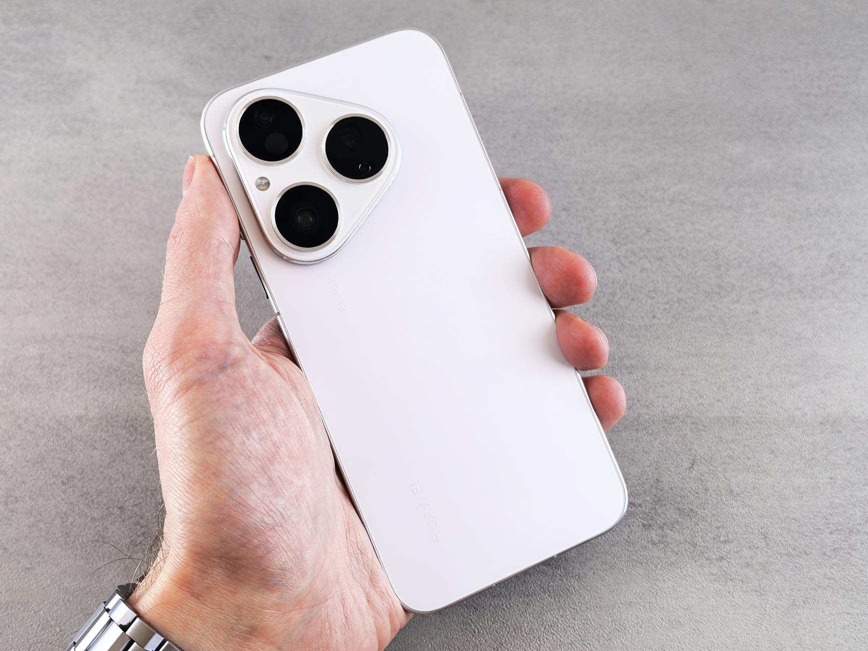 Première Découverte du Smartphone Bigme HiBreak Pro avec Écran E INK