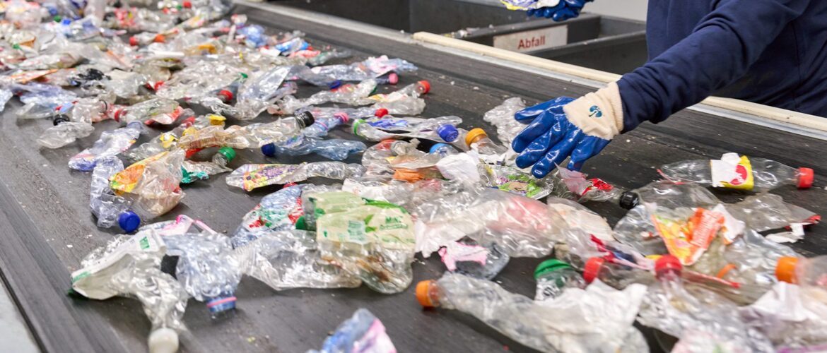découvrez le processus de recyclage des thermoformes en pet, une étape essentielle pour réduire les déchets plastiques et promouvoir une économie circulaire. apprenez comment ces matériaux peuvent être valorisés et réutilisés pour des applications durables.