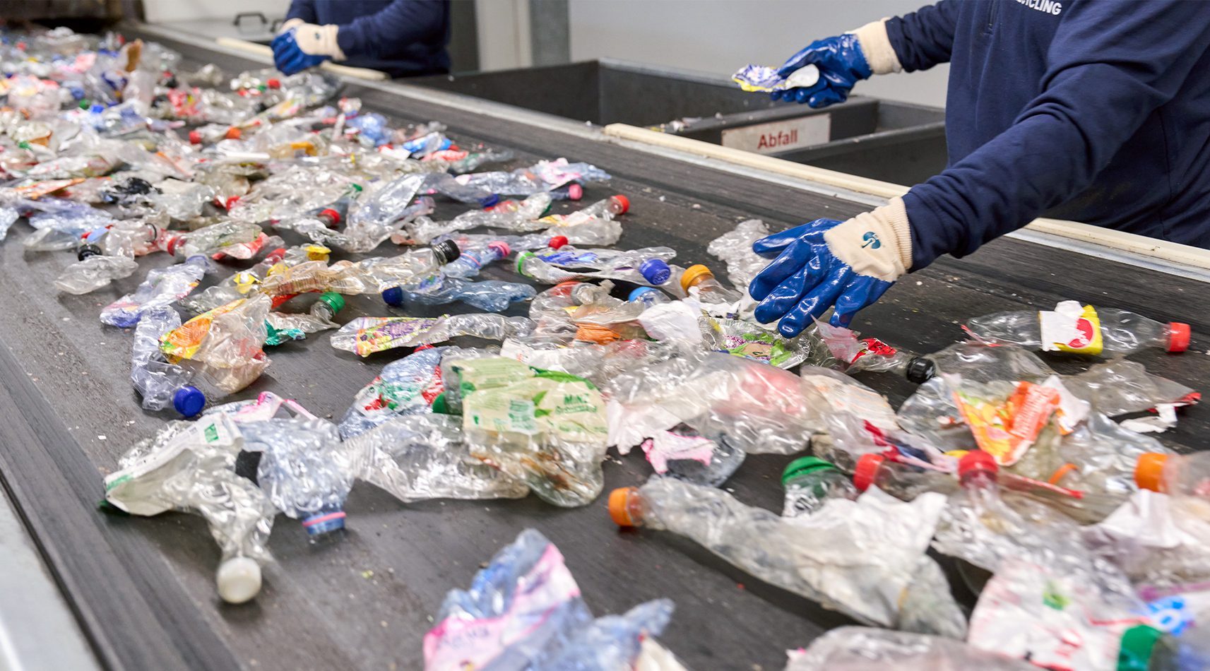 découvrez le processus de recyclage des thermoformes en pet, une étape essentielle pour réduire les déchets plastiques et promouvoir une économie circulaire. apprenez comment ces matériaux peuvent être valorisés et réutilisés pour des applications durables.