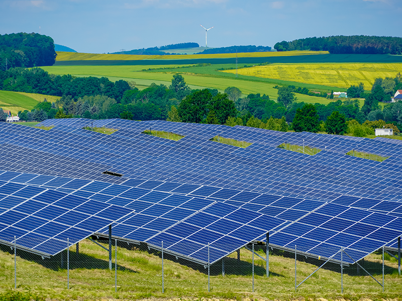 découvrez comment la nouvelle ère de l'industrie solaire transforme notre approche de l'énergie durable. plongez dans les innovations, les technologies émergentes et l'impact environnemental positif qui révolutionnent le secteur et soutiennent un avenir plus vert.