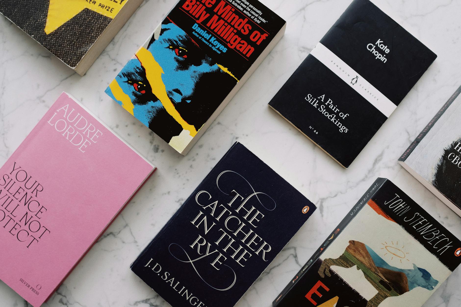découvrez notre sélection des 10 meilleures lectures à ne pas manquer en juin 2025. plongez dans des récits captivants et des aventures inoubliables qui enrichiront votre été. que vous soyez à la recherche de fictions, de thrillers ou d'essais inspirants, cette liste a tout ce qu'il vous faut pour des moments de lecture uniques.
