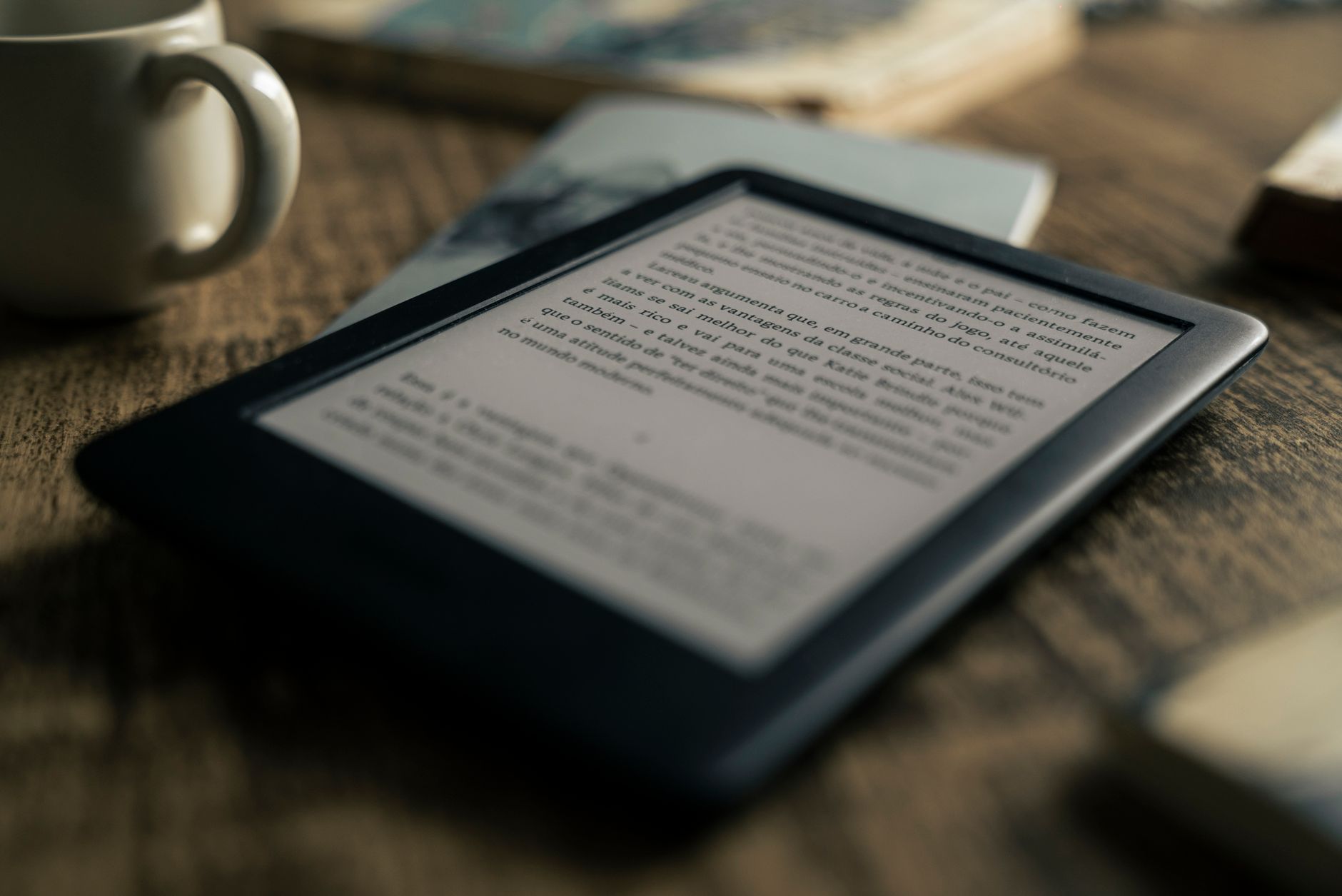 découvrez la nouvelle kobo clara bw avec une batterie agrandie, offrant des sessions de lecture prolongées et une expérience encore plus immersive. ne manquez pas cette avancée technologique pour les amateurs de numérique !