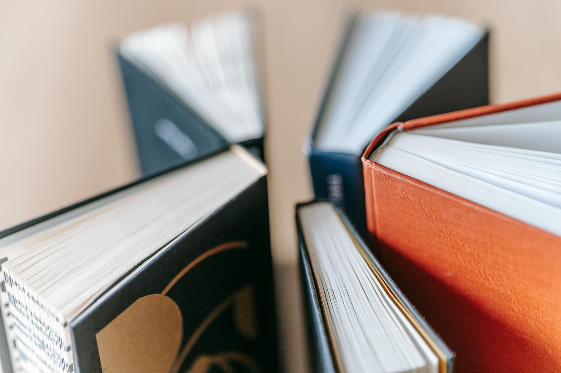 découvrez notre sélection des 10 meilleurs livres de non-fiction à lire en juin 2025. que vous soyez passionné d'histoire, de science ou de développement personnel, cette liste vous propose des œuvres incontournables qui enrichiront vos connaissances et éveilleront votre curiosité.