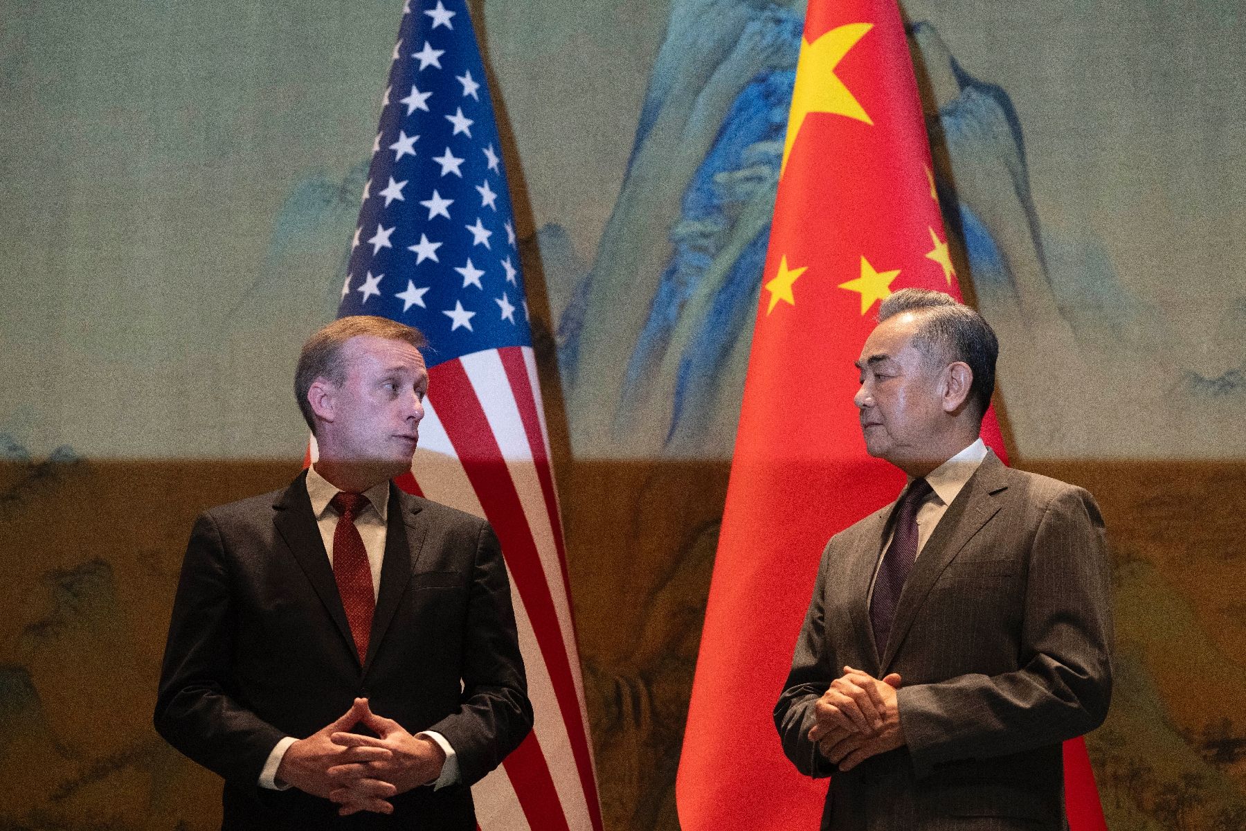 découvrez les enjeux de la sécurité nationale en chine, notamment les politiques de défense, les menaces internes et externes, ainsi que les stratégies mises en place par le gouvernement chinois pour garantir la stabilité et la paix.