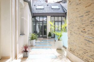 découvrez comment l'ia révolutionne le secteur de l'immobilier de luxe : analyses intelligentes, estimation précise des biens et expériences personnalisées pour investir ou vendre efficacement dans le haut de gamme.